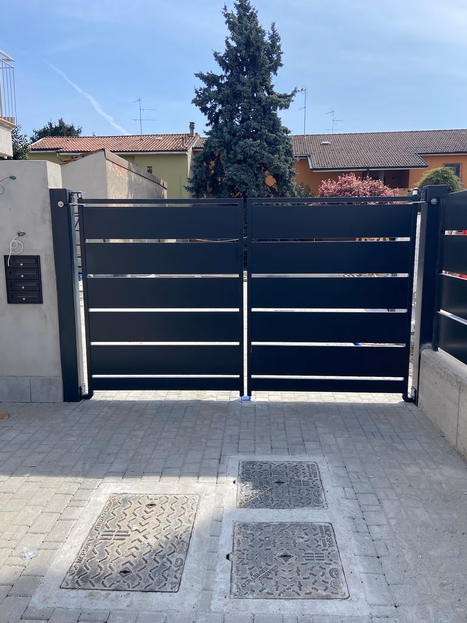 Recizioni ferro e cancelli su misura con taglio laser