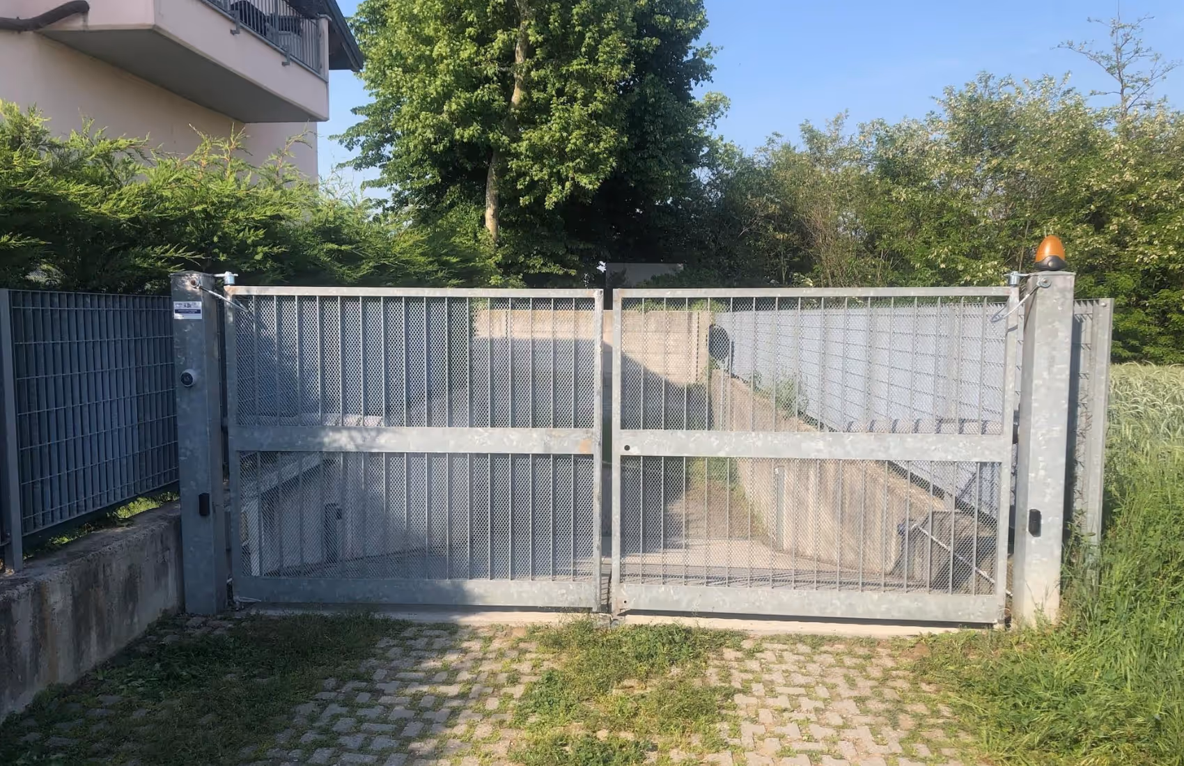 Cancelli automatizzati in  ferro motorizzati su misura