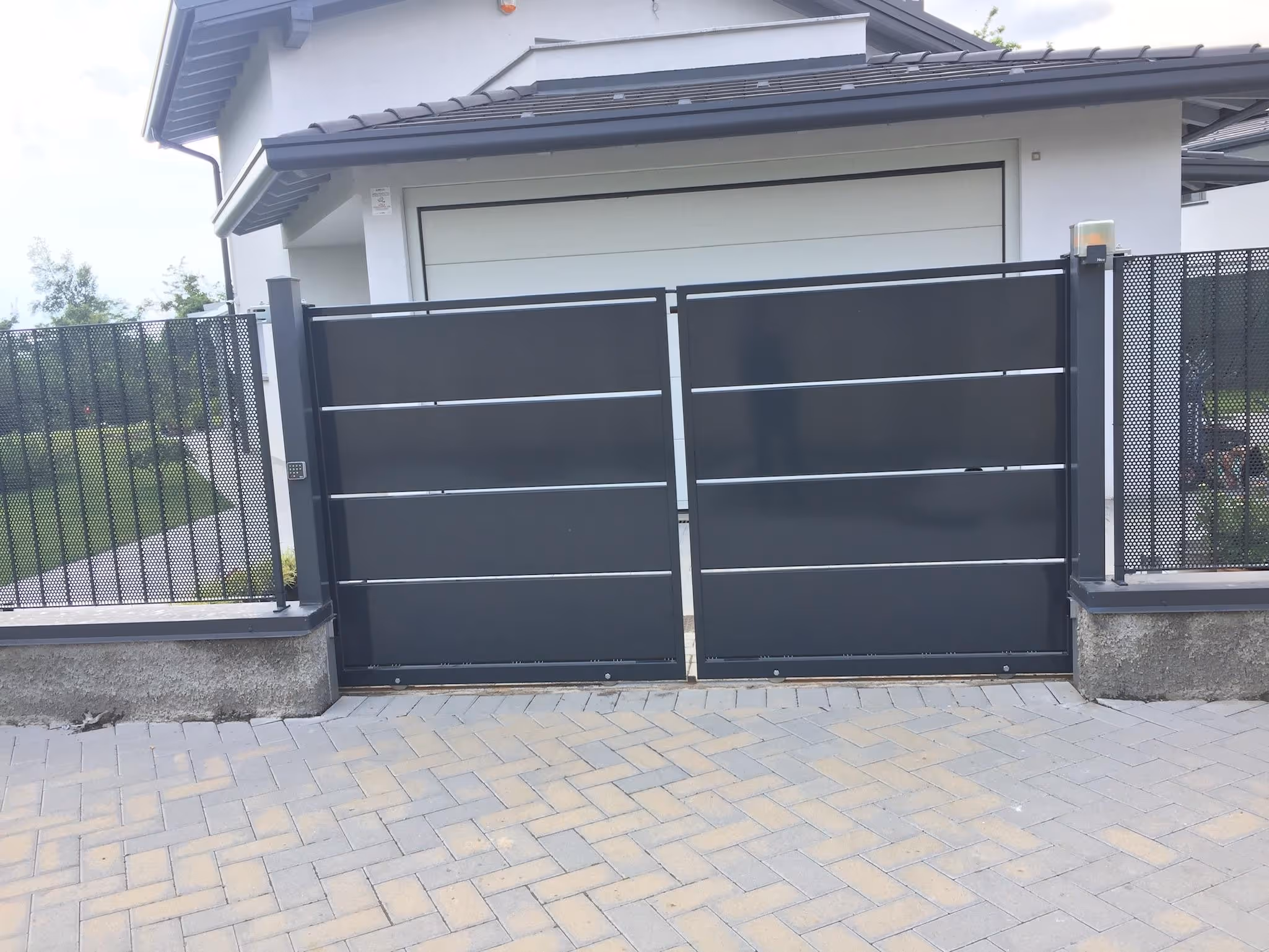 Cancello a fasce personalizzato taglio laser