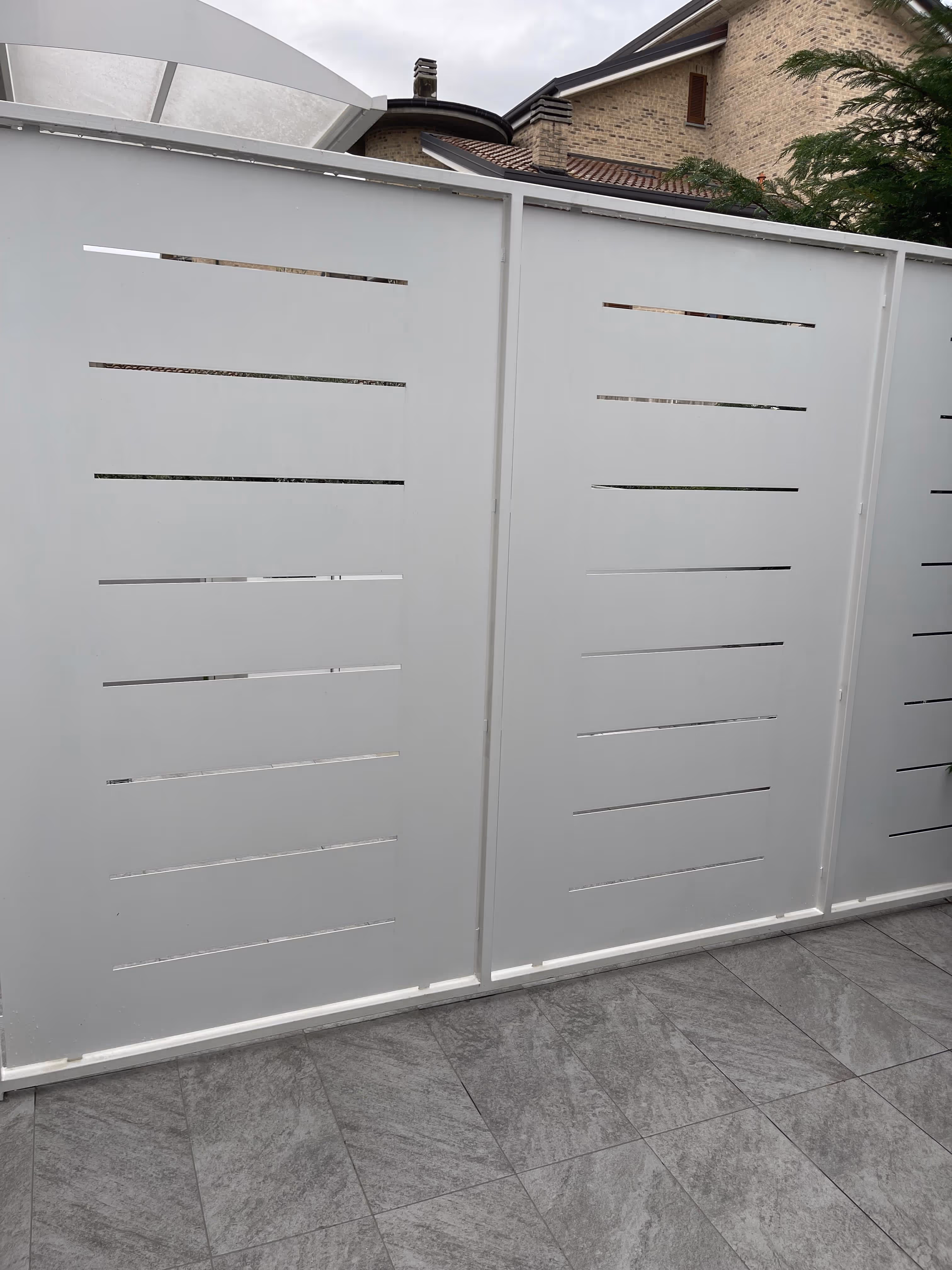 Cancello in metallo taglio laser personalizzato