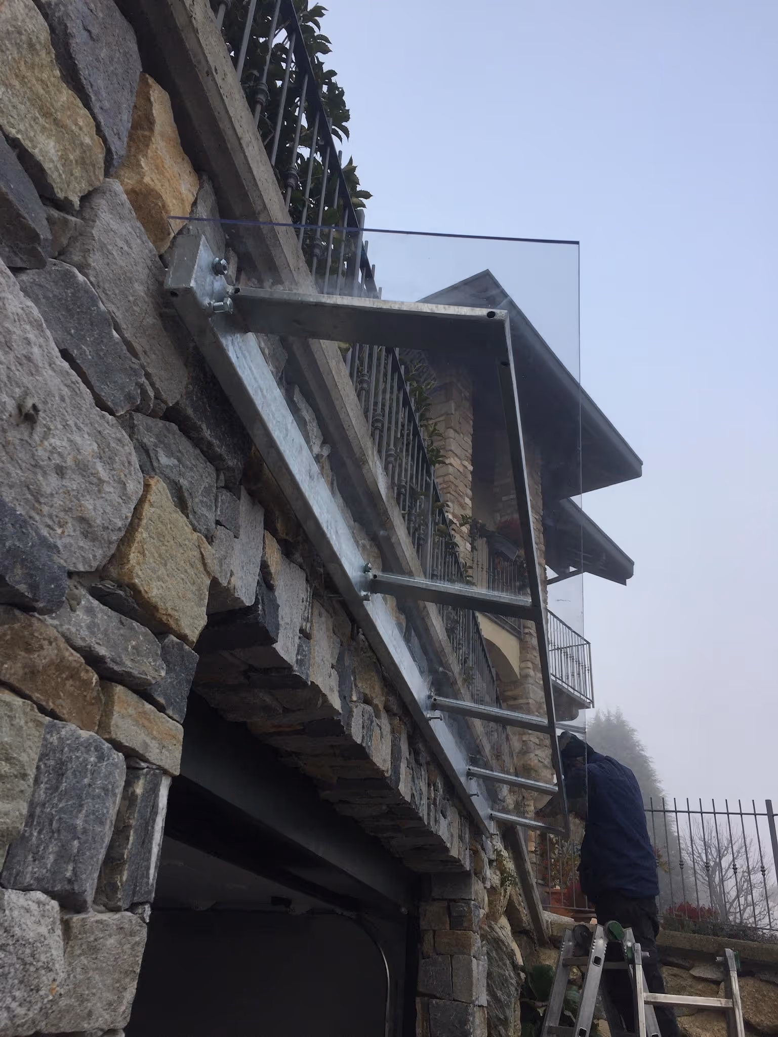 Tettoia esterna in ferro